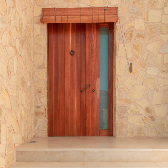 PUERTAS DE EXTERIOR - HG Interiors of wood