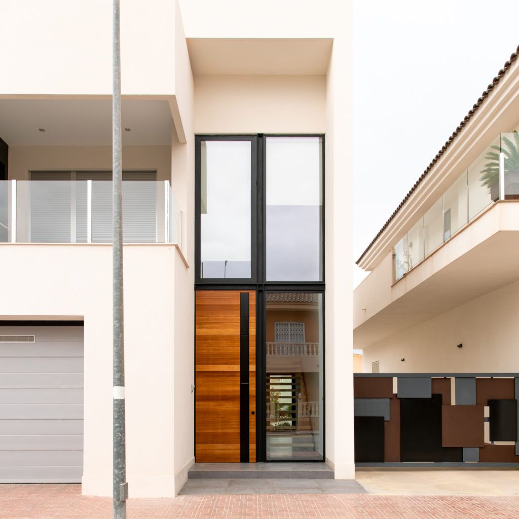 PUERTAS DE EXTERIOR - HG Interiors of wood